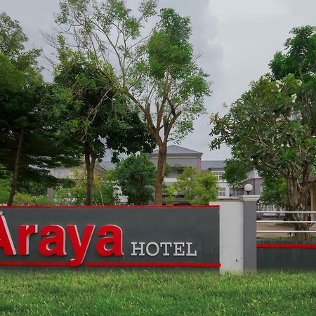 Araya Hotel Uttaradit Exterior photo